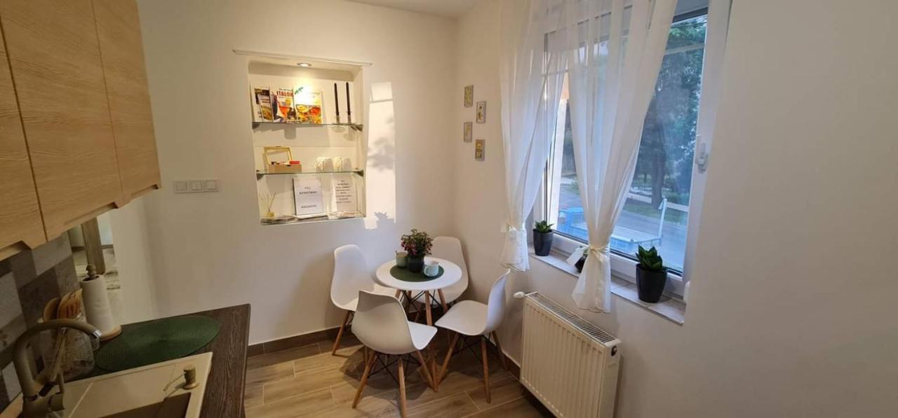 Cili Apartman Eger Apartment Ngoại thất bức ảnh